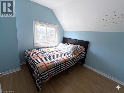 54 Edinburgh Avenue, Hamilton, ON - Indoor Photo Showing Bedroom