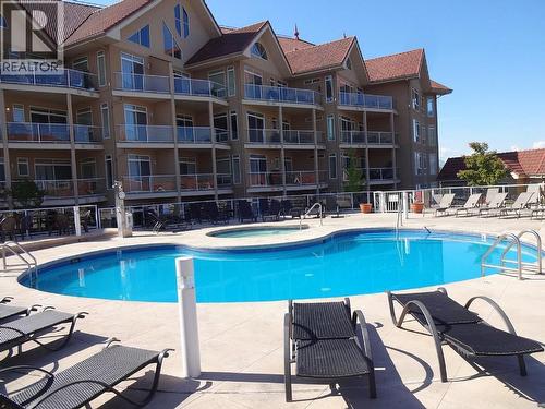 1088 Sunset Drive Unit# 635, Kelowna, BC - Outdoor With In Ground Pool