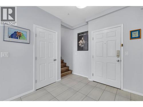 1088 Sunset Drive Unit# 635, Kelowna, BC - Indoor Photo Showing Other Room