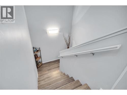 1088 Sunset Drive Unit# 635, Kelowna, BC - Indoor Photo Showing Other Room