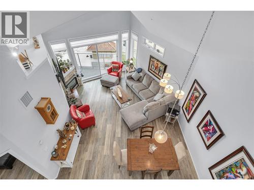 This photo has the owners furnishings but they have now been removed. - 1088 Sunset Drive Unit# 635, Kelowna, BC - Indoor