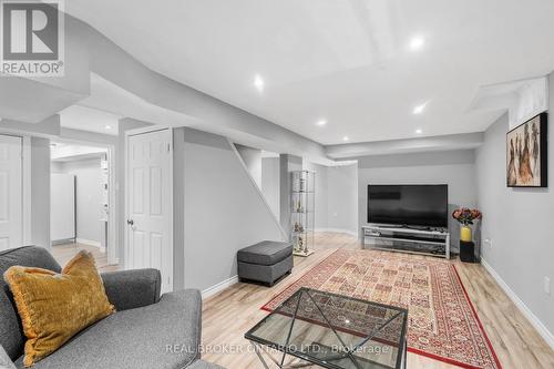 63 Haskell Crescent, Aurora, ON - Indoor Photo Showing Living Room