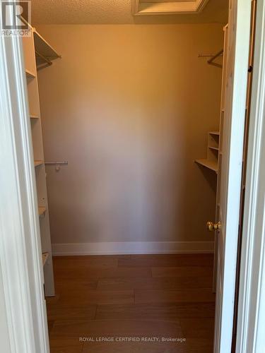 5612 Thorn Lane, Burlington, ON - Indoor