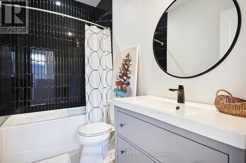 144 Florence Street, Ottawa, ON - Indoor Photo Showing Bathroom