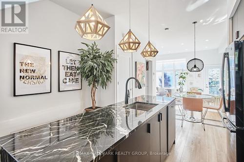144 Florence Street, Ottawa, ON - Indoor Photo Showing Kitchen With Upgraded Kitchen