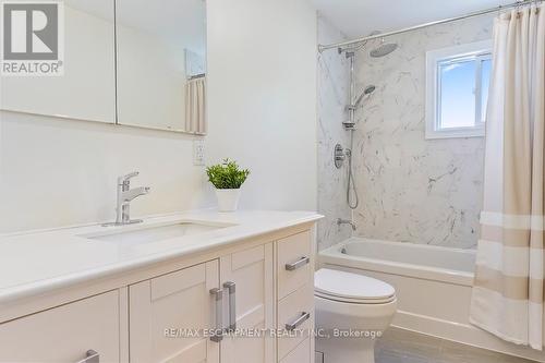 3268 Mainsail Crescent, Mississauga, ON - Indoor Photo Showing Bathroom