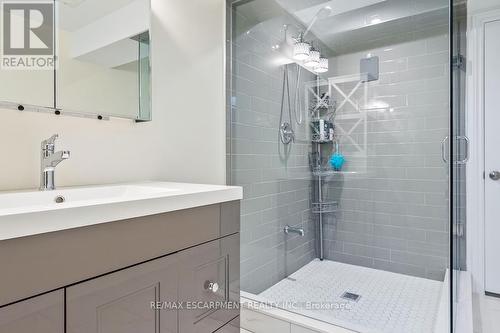 3268 Mainsail Crescent, Mississauga, ON - Indoor Photo Showing Bathroom