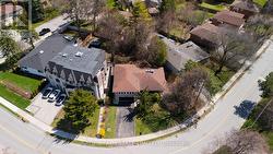 9 HAWKSBURY DRIVE Toronto, ON M2K 1M2