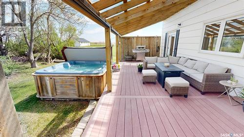 Sw22-15-15-W2, Rm Of Francis #127 Sk, Francis Rm No. 127, SK - Outdoor With Deck Patio Veranda With Exterior