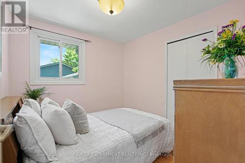 304 St Andrews Drive, Hamilton, ON - Indoor Photo Showing Bedroom