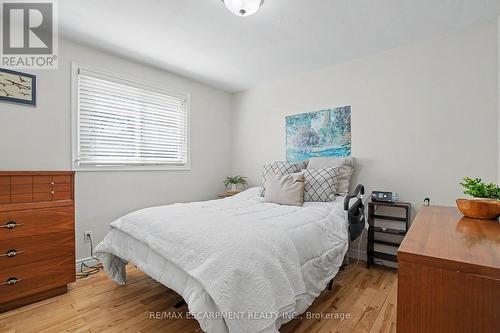 304 St Andrews Drive, Hamilton, ON - Indoor Photo Showing Bedroom