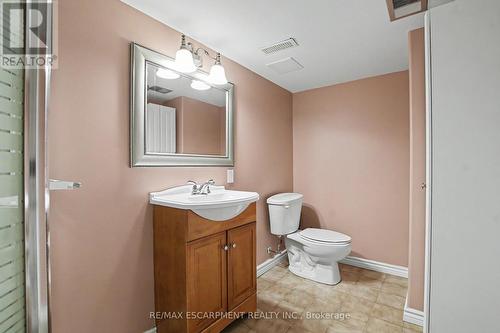 304 St Andrews Drive, Hamilton, ON - Indoor Photo Showing Bathroom