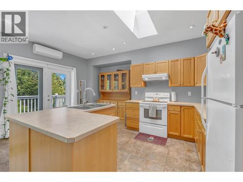 14406 Latimer Avenue, Summerland, BC - Indoor Photo Showing Kitchen With Double Sink