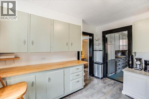 902 Fell Street, Nelson, BC - Indoor Photo Showing Kitchen