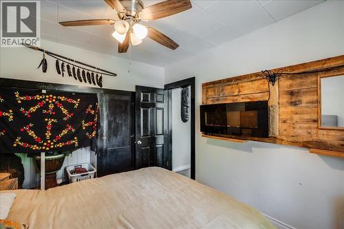 902 Fell Street, Nelson, BC - Indoor Photo Showing Bedroom