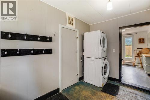 Laundry Room / Mudroom - 902 Fell Street, Nelson, BC - Indoor Photo Showing Laundry Room