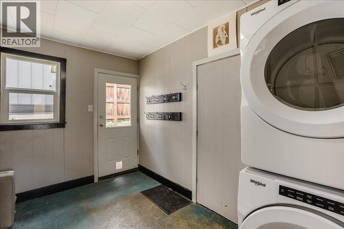 902 Fell Street, Nelson, BC - Indoor Photo Showing Laundry Room