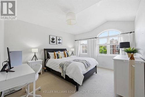 5444 Sundial Road, Burlington, ON - Indoor Photo Showing Bedroom