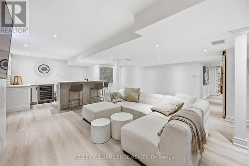 5444 Sundial Road, Burlington, ON - Indoor Photo Showing Living Room