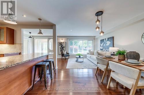 5281 Cindy Lane, Burlington, ON - Indoor Photo Showing Dining Room