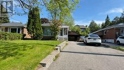 UPPER - 326 CROSBY AVENUE Richmond Hill, ON L4C 2R7