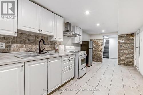 727 Queens Avenue, London East (East G), ON - Indoor Photo Showing Kitchen With Double Sink
