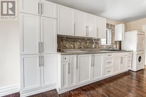 727 Queens Avenue, London East (East G), ON - Indoor Photo Showing Kitchen
