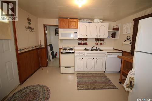 3-5 Springs Drive, Bone Creek Rm No. 108, SK - Indoor Photo Showing Kitchen With Double Sink