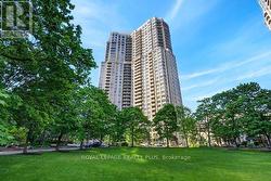 TPH4 - 35 KINGSBRIDGE GARDEN CIRCLE  Mississauga, ON L5R 3Z5