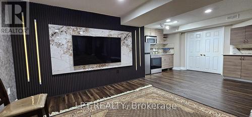 3577 Colonial Drive, Mississauga, ON - Indoor