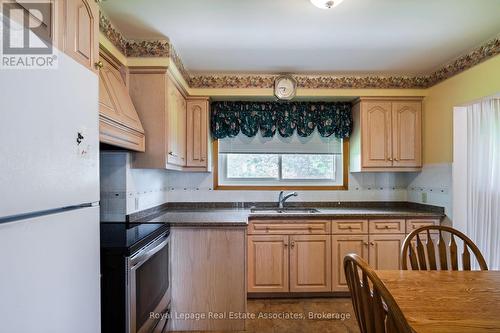 Kitchen - 12851 9 Line, Halton Hills, ON - Indoor Photo Showing Kitchen
