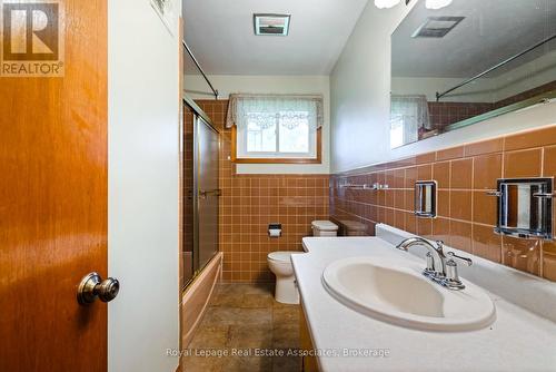 Bathroom - 12851 9 Line, Halton Hills, ON - Indoor Photo Showing Bathroom