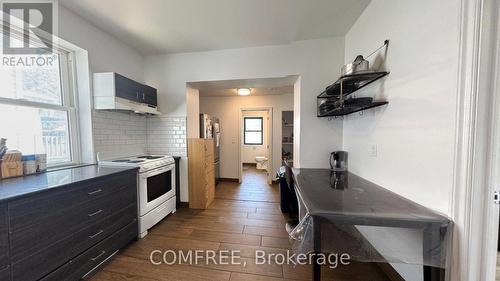 3277 Baby Street, Windsor, ON - Indoor Photo Showing Kitchen