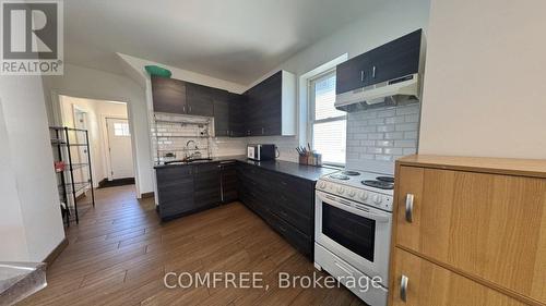 3277 Baby Street, Windsor, ON - Indoor Photo Showing Kitchen