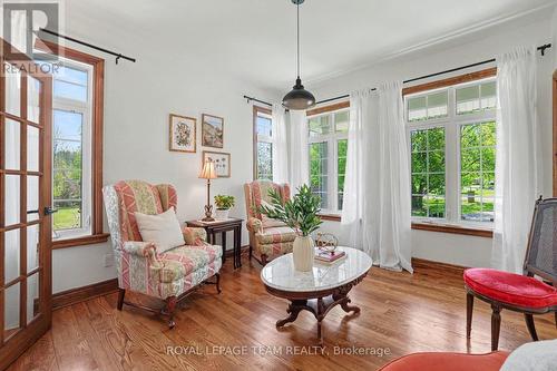 3 Kimini Drive, Ottawa, ON - Indoor Photo Showing Living Room