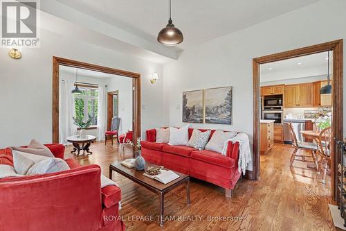 3 Kimini Drive, Ottawa, ON - Indoor Photo Showing Living Room