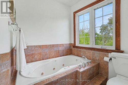 3 Kimini Drive, Ottawa, ON - Indoor Photo Showing Bathroom