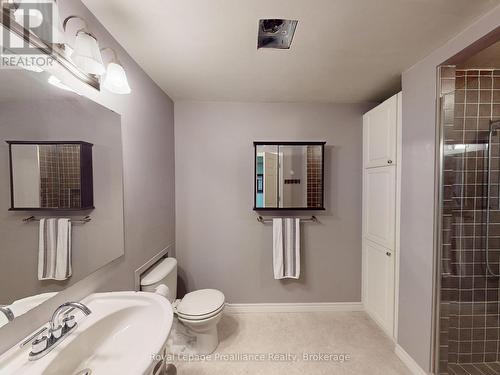 100 Bay Breeze Street, Prince Edward County (Ameliasburg Ward), ON - Indoor Photo Showing Bathroom
