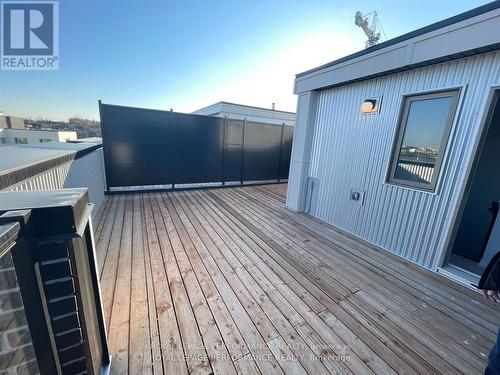 704 Kizis Private, Ottawa, ON - Outdoor With Exterior