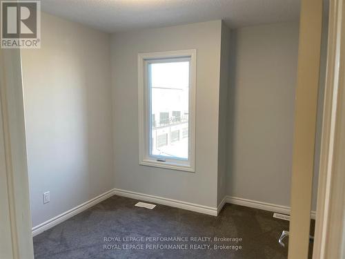 704 Kizis Private, Ottawa, ON - Indoor Photo Showing Other Room