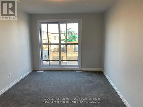 704 Kizis Private, Ottawa, ON - Indoor Photo Showing Other Room