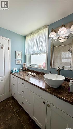 East Craik Acreage, Craik, SK - Indoor Photo Showing Bathroom