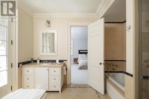 76 Binscarth Road, Toronto, ON - Indoor Photo Showing Bathroom