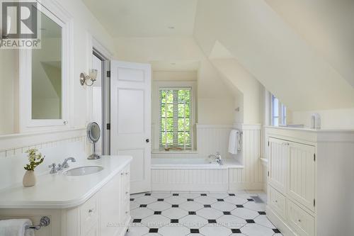 76 Binscarth Road, Toronto, ON - Indoor Photo Showing Bathroom