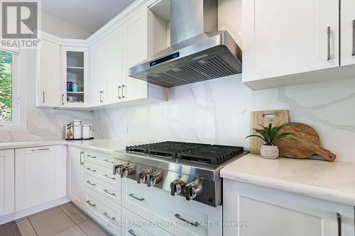 14 Richard Oxtoby Road, Caledon, ON - Indoor Photo Showing Kitchen With Upgraded Kitchen