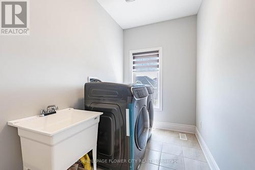 14 Richard Oxtoby Road, Caledon, ON - Indoor Photo Showing Laundry Room