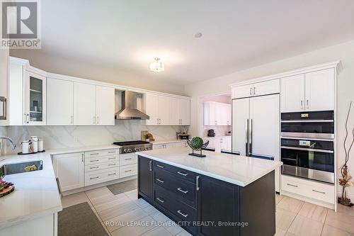 14 Richard Oxtoby Road, Caledon, ON - Indoor Photo Showing Kitchen