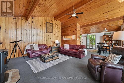 40 O8B Road, Rideau Lakes, ON - Indoor Photo Showing Living Room