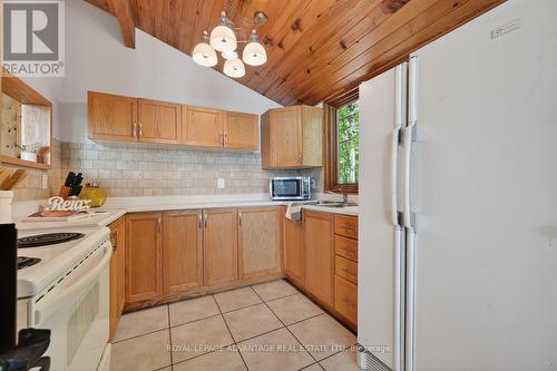 40 O8B Road, Rideau Lakes, ON - Indoor Photo Showing Kitchen