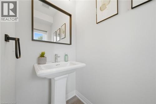 112 Jayla Lane, Smithville, ON - Indoor Photo Showing Bathroom